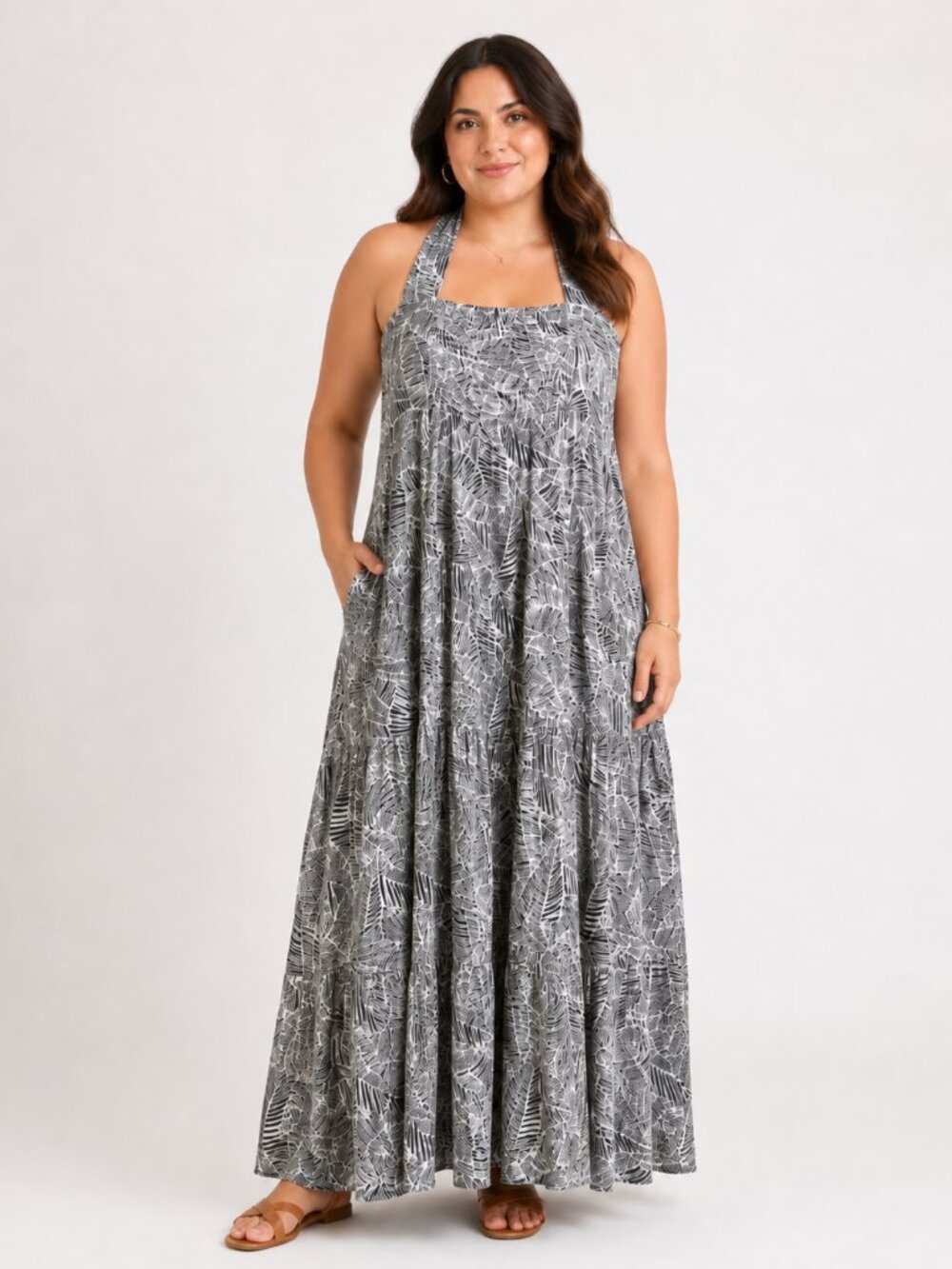 Old Navy Women's Black & White Leaf Print Halter Maxi Dress, Petite Large